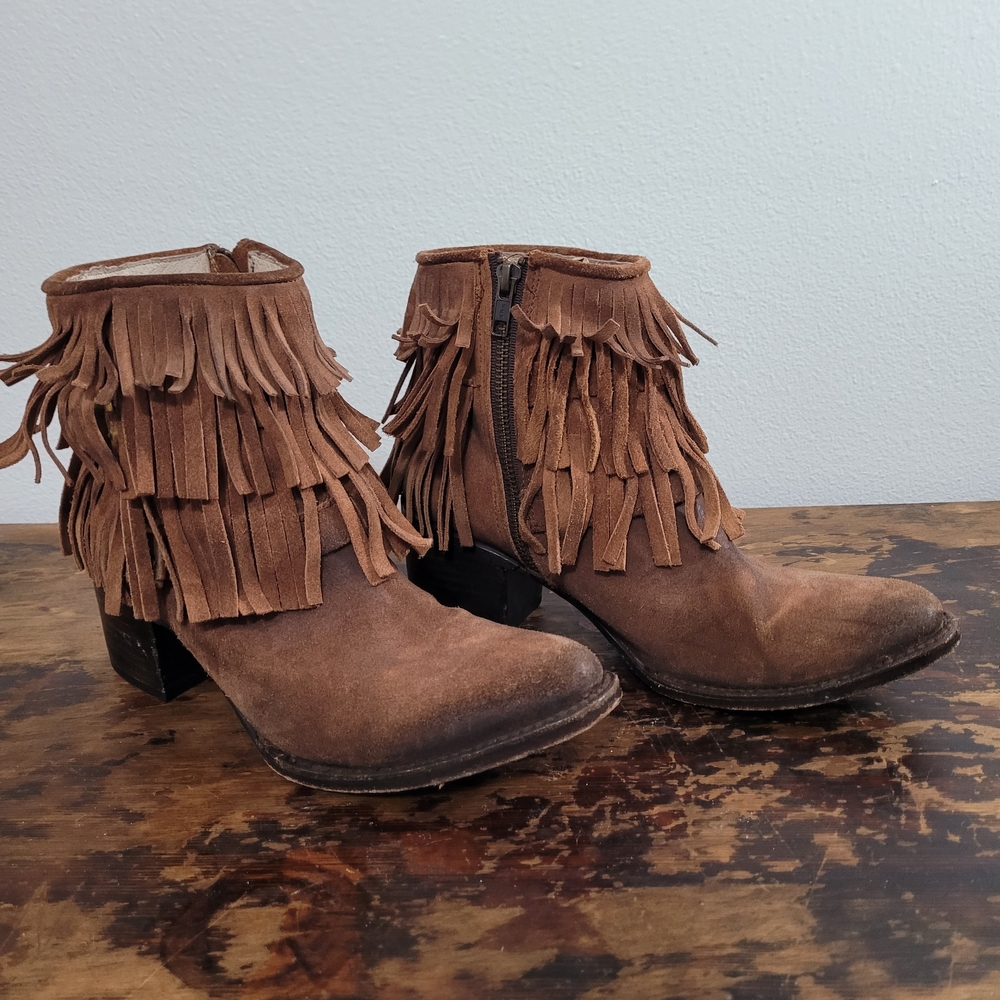 FREEBIRD BELLE Fringe Brown Ankle Boots 9